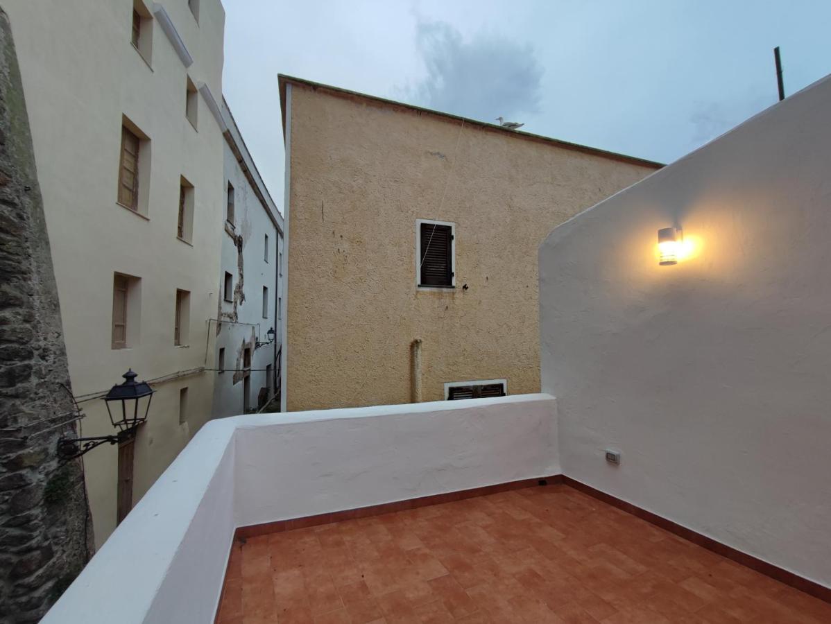 לינה וארוחת בוקר קאסטלסארדו Residenza Nel Borgo L'Appusentu מראה חיצוני תמונה