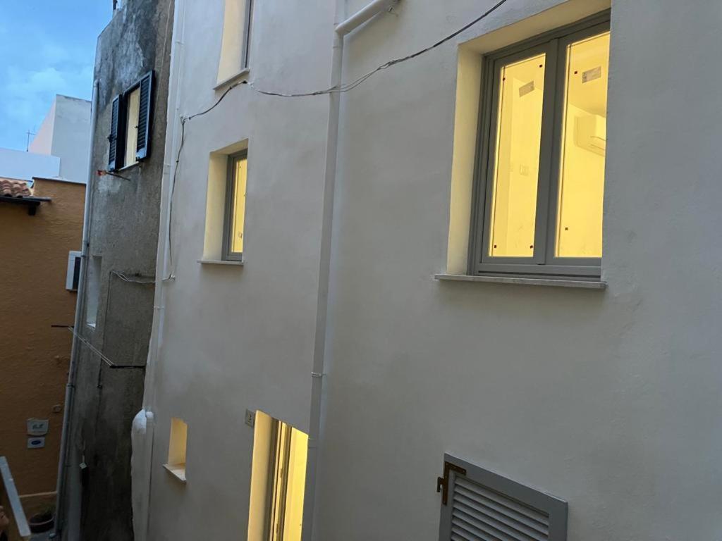 לינה וארוחת בוקר קאסטלסארדו Residenza Nel Borgo L'Appusentu מראה חיצוני תמונה